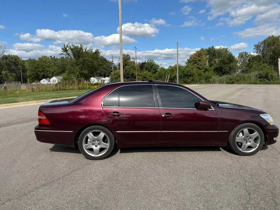 2005 Lexus LS 3rd Gen - Image 5 of 17