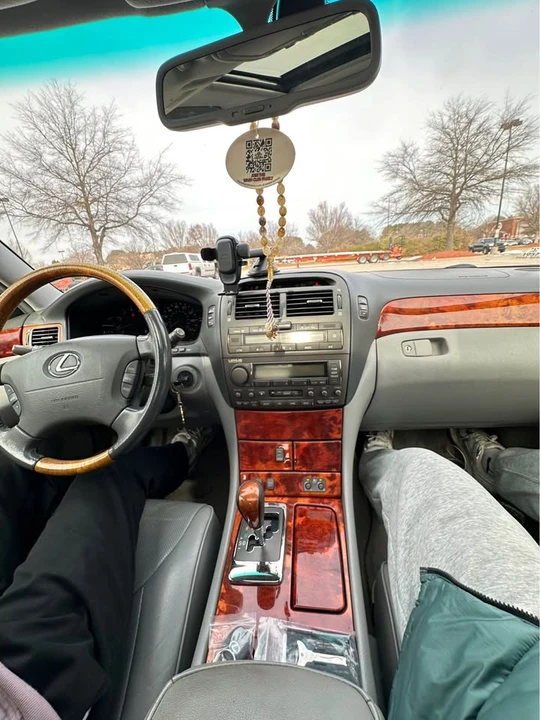 2005 Lexus LS 3rd Gen - Image 11 of 11