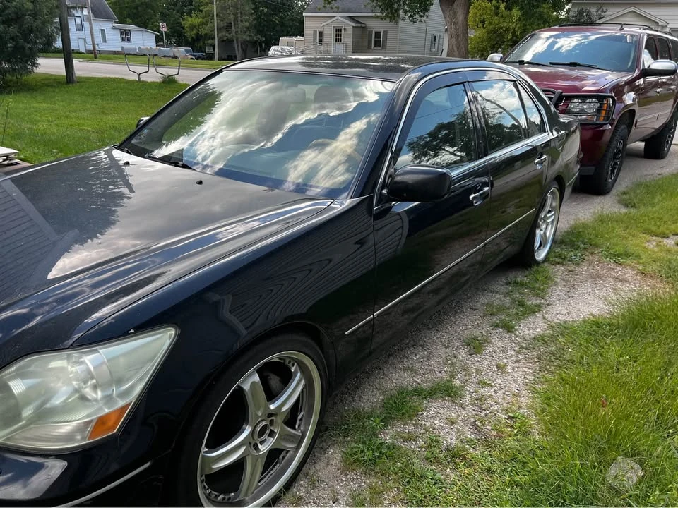 2005 Lexus LS 3rd Gen - Image 3 of 11