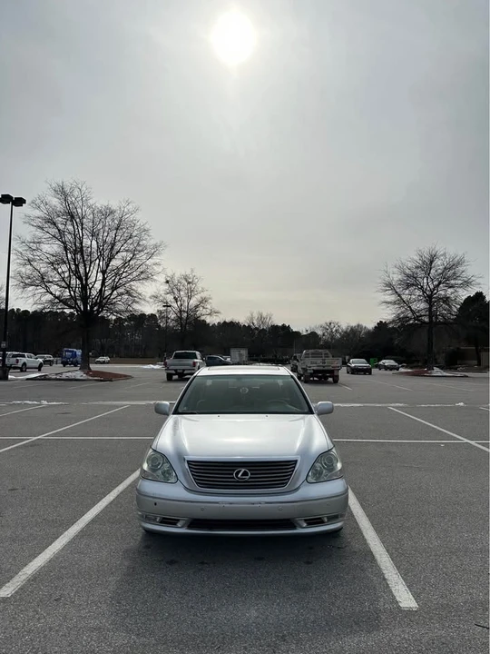 2005 Lexus LS 3rd Gen - Image 2 of 11