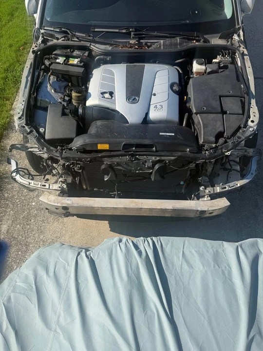 2005 Lexus LS 3rd Gen - Image 16 of 20