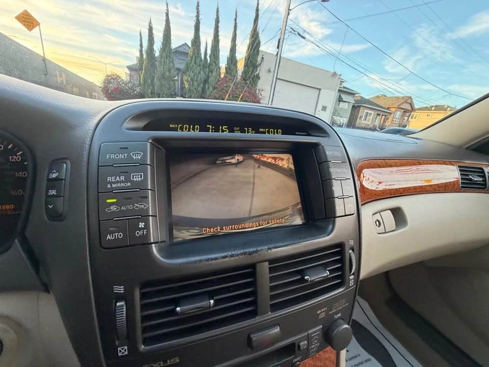 2005 Lexus LS 3rd Gen - Image 15 of 16