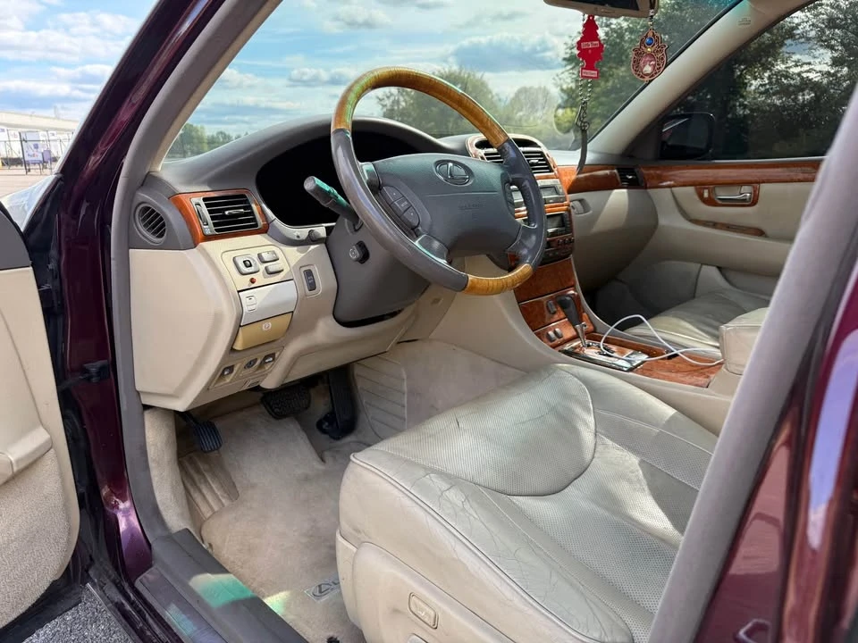 2005 Lexus LS 3rd Gen - Image 8 of 17