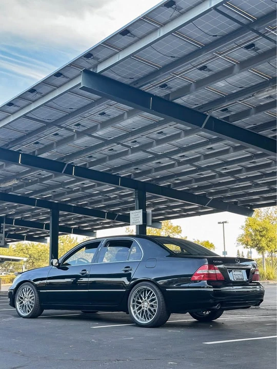 2005 Lexus LS 3rd Gen - Image 3 of 15