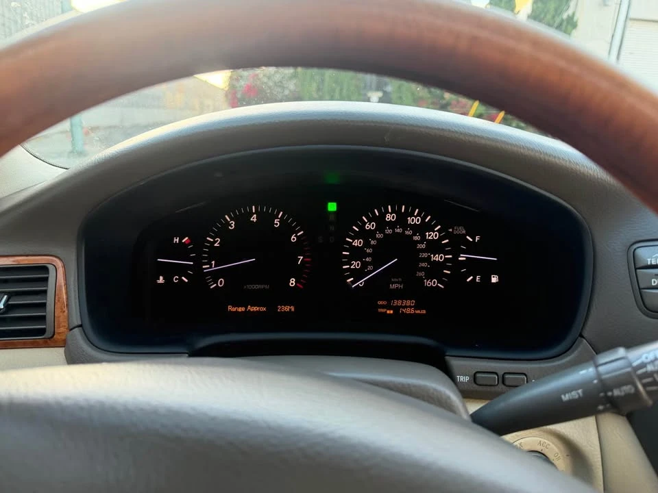 2005 Lexus LS 3rd Gen - Image 16 of 16