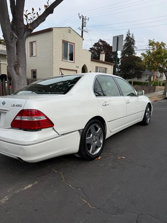 2005 Lexus LS 3rd Gen - Image 11 of 11