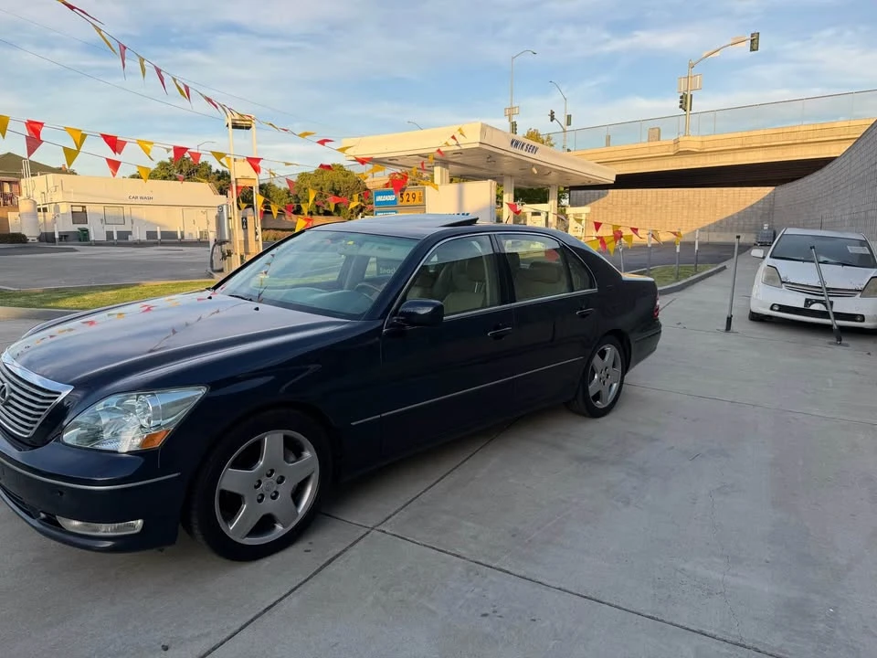 2005 Lexus LS 3rd Gen - Image 3 of 16
