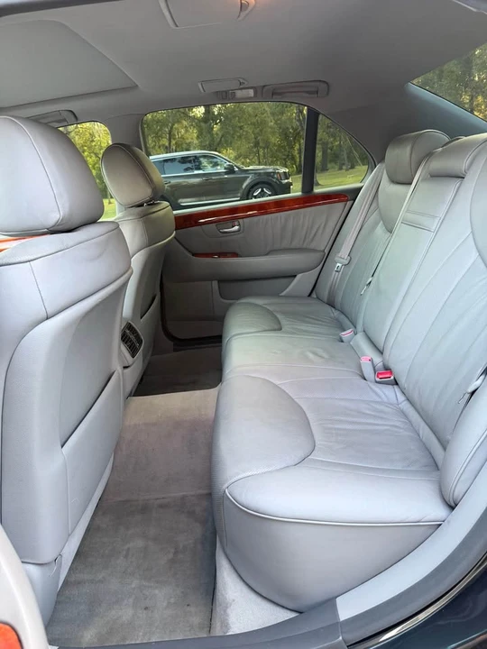 2005 Lexus LS 3rd Gen - Image 11 of 11