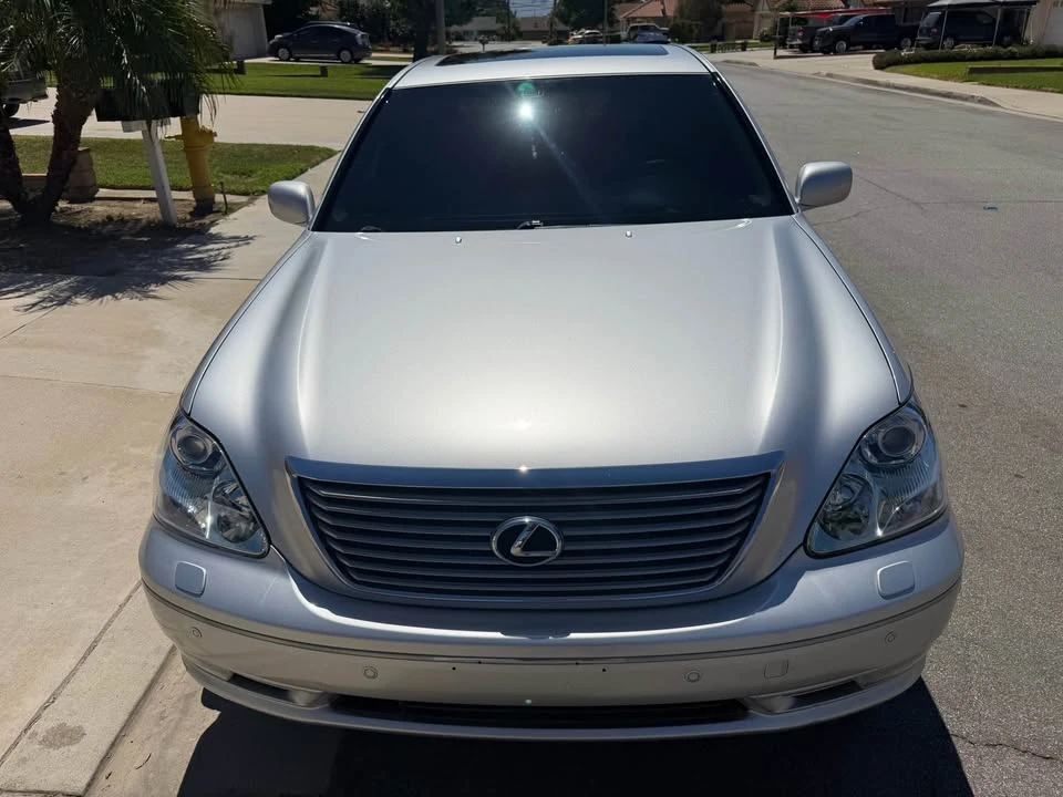2005 Lexus LS 3rd Gen - Image 10 of 19