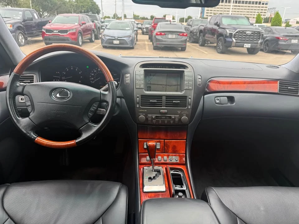 2005 Lexus LS 3rd Gen - Image 10 of 14