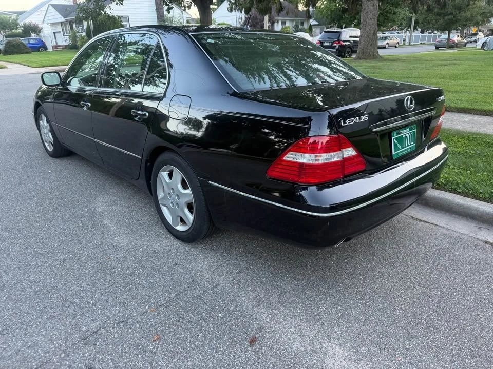 2005 Lexus LS 3rd Gen - Image 3 of 8