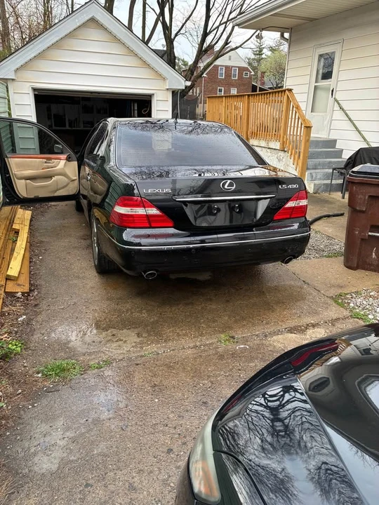 2005 Lexus LS 3rd Gen - Image 2 of 7