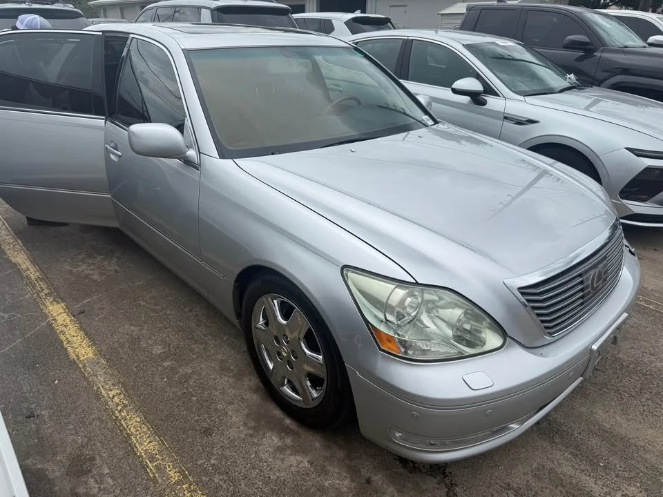 2005 Lexus LS 3rd Gen - Image 2 of 14