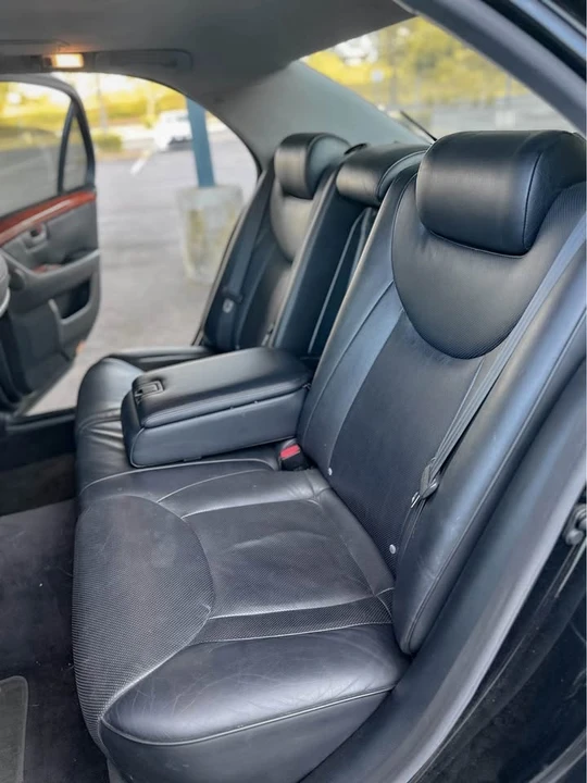 2005 Lexus LS 3rd Gen - Image 15 of 15