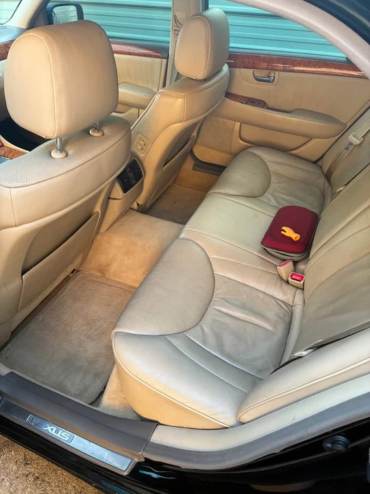 2005 Lexus LS 3rd Gen - Image 6 of 7