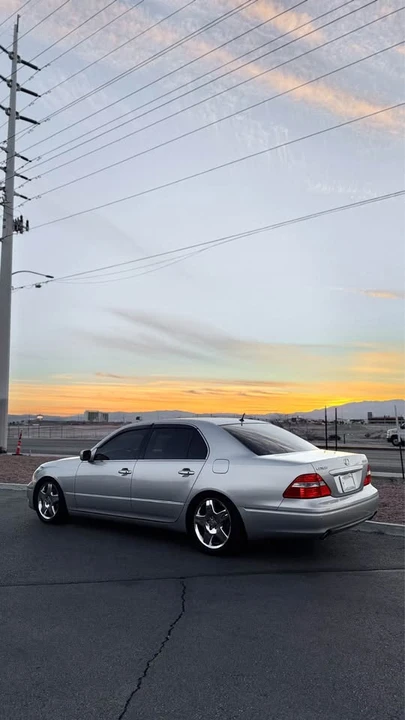 2005 Lexus LS 3rd Gen - Image 2 of 8