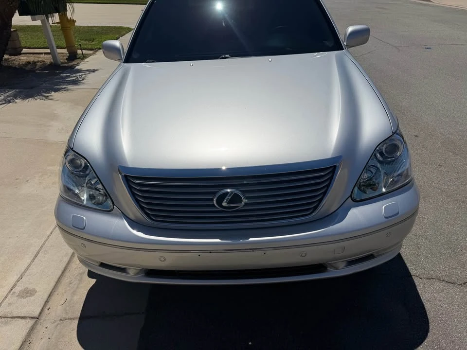 2005 Lexus LS 3rd Gen - Image 11 of 19