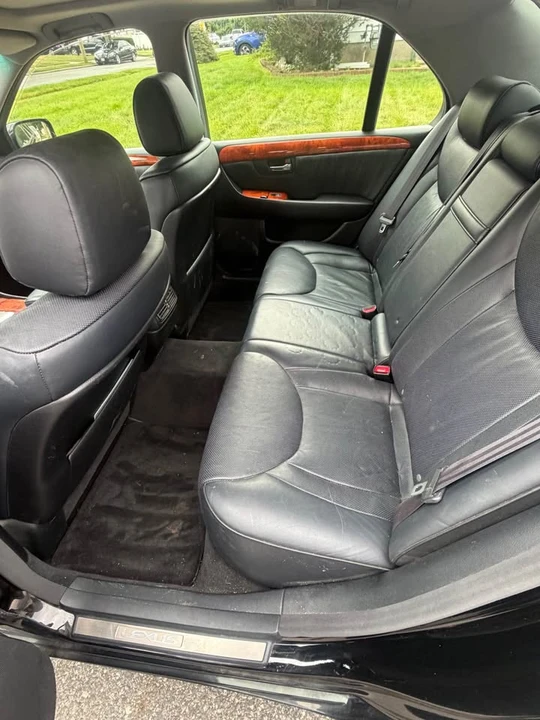 2005 Lexus LS 3rd Gen - Image 6 of 8