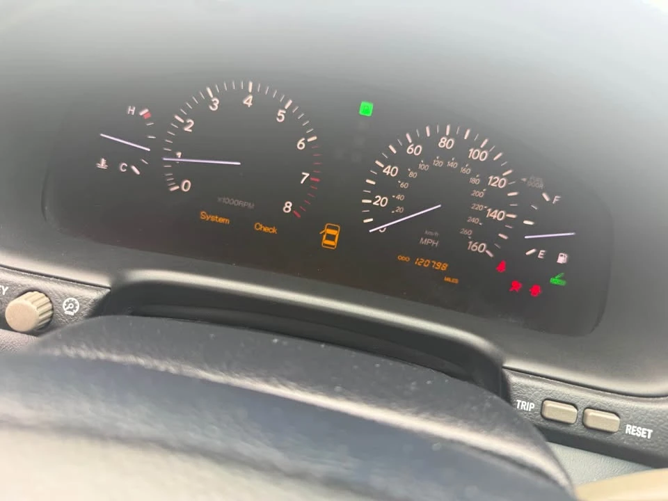 2005 Lexus LS 3rd Gen - Image 6 of 14