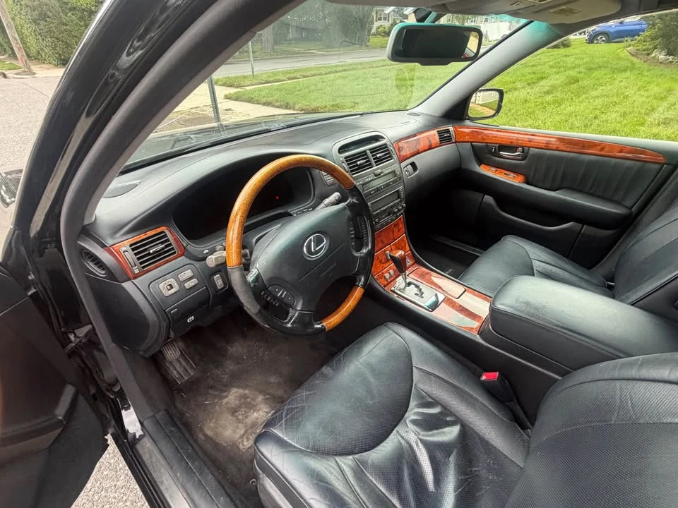 2005 Lexus LS 3rd Gen - Image 7 of 8