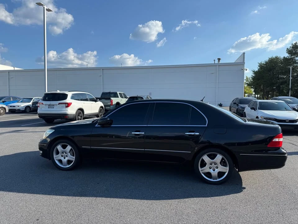 2005 Lexus LS 3rd Gen - Image 8 of 17