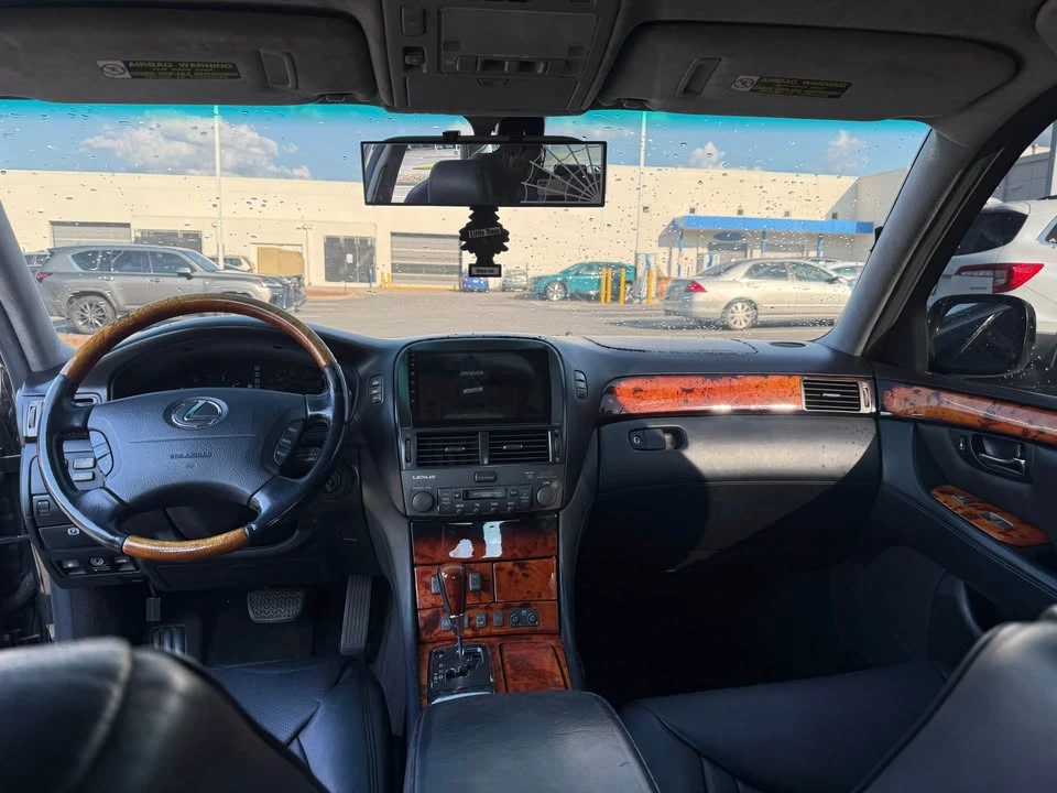 2005 Lexus LS 3rd Gen - Image 13 of 17