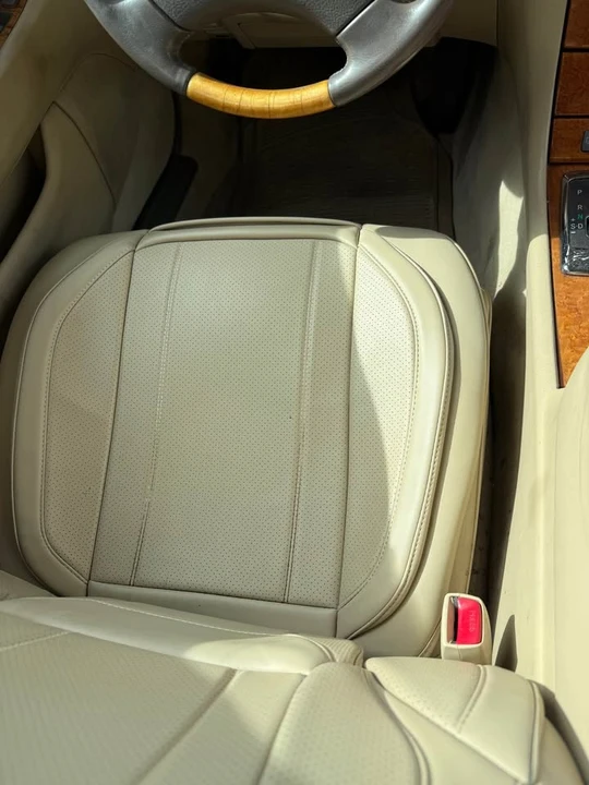 2005 Lexus LS 3rd Gen - Image 6 of 11