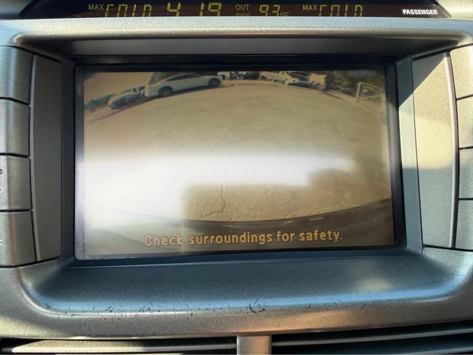 2005 Lexus LS 3rd Gen - Image 15 of 20