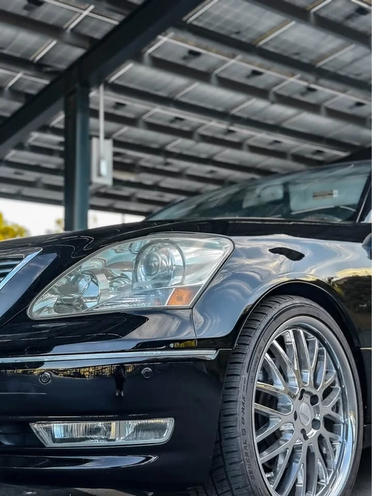 2005 Lexus LS 3rd Gen - Image 10 of 15