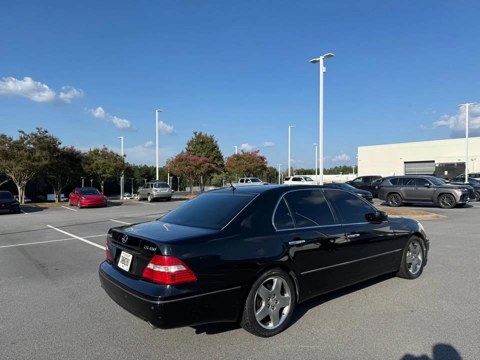 2005 Lexus LS 3rd Gen - Image 5 of 17