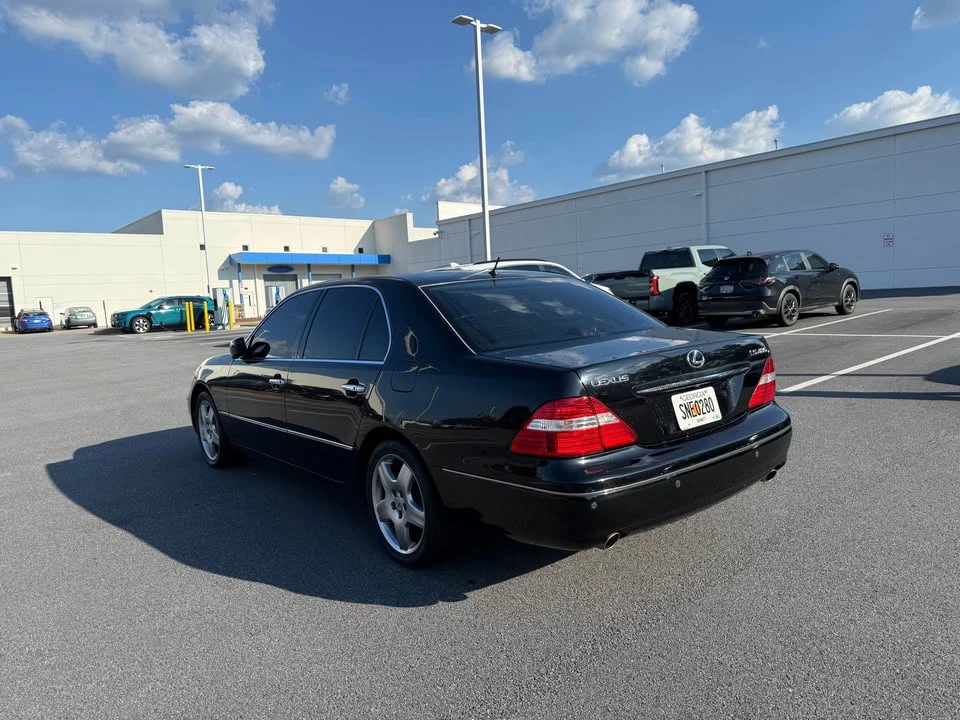 2005 Lexus LS 3rd Gen - Image 7 of 17