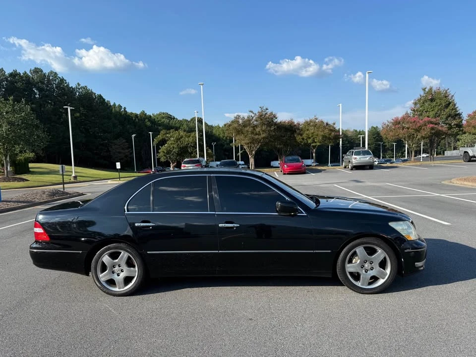 2005 Lexus LS 3rd Gen - Image 4 of 17