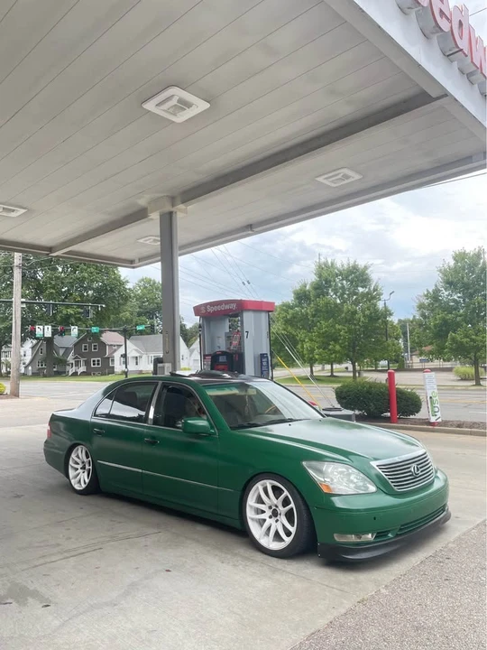2005 Lexus LS 3rd Gen - Image 3 of 3