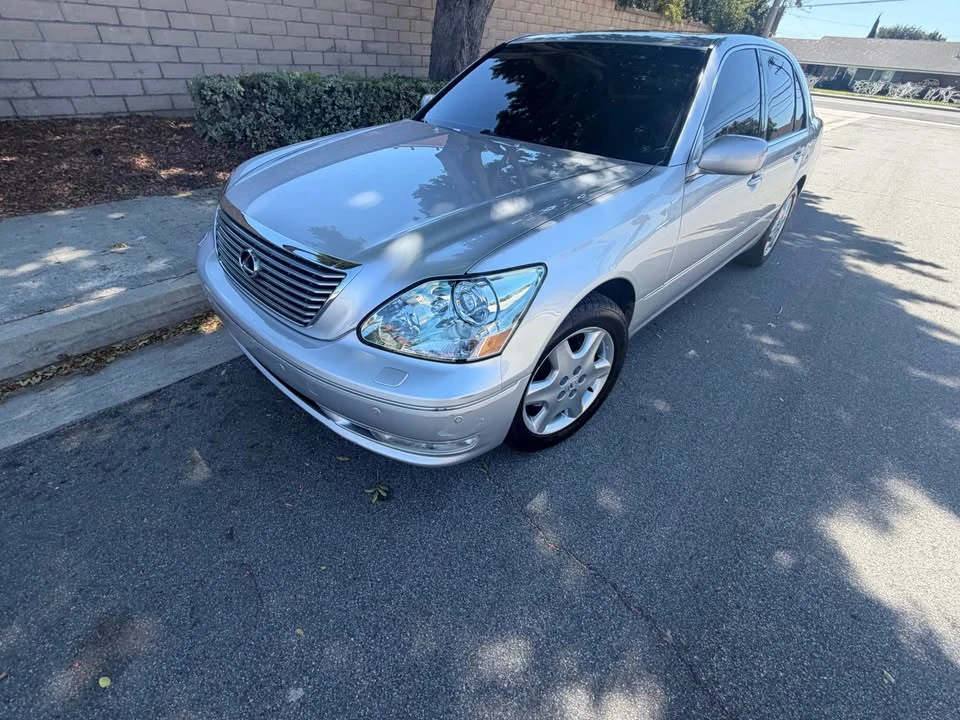 2005 Lexus LS 3rd Gen - Image 13 of 19