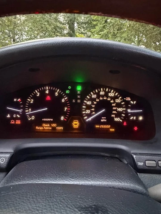 2005 Lexus LS 3rd Gen - Image 11 of 20