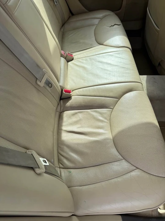 2005 Lexus LS 3rd Gen - Image 8 of 11