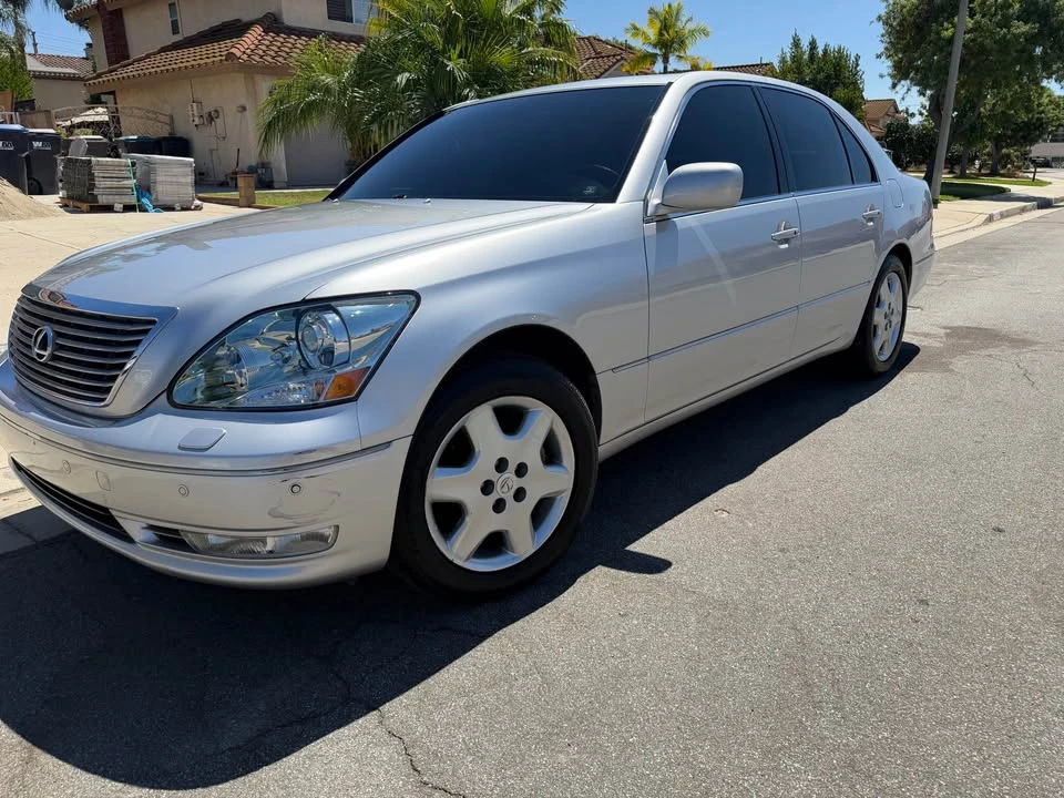 2005 Lexus LS 3rd Gen - Image 4 of 19