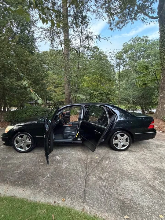 2005 Lexus LS 3rd Gen - Image 7 of 20