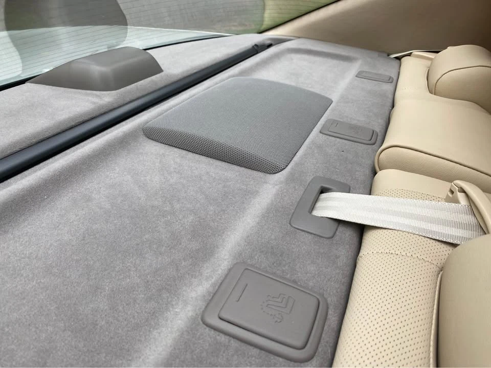 2005 Lexus LS 3rd Gen - Image 17 of 19