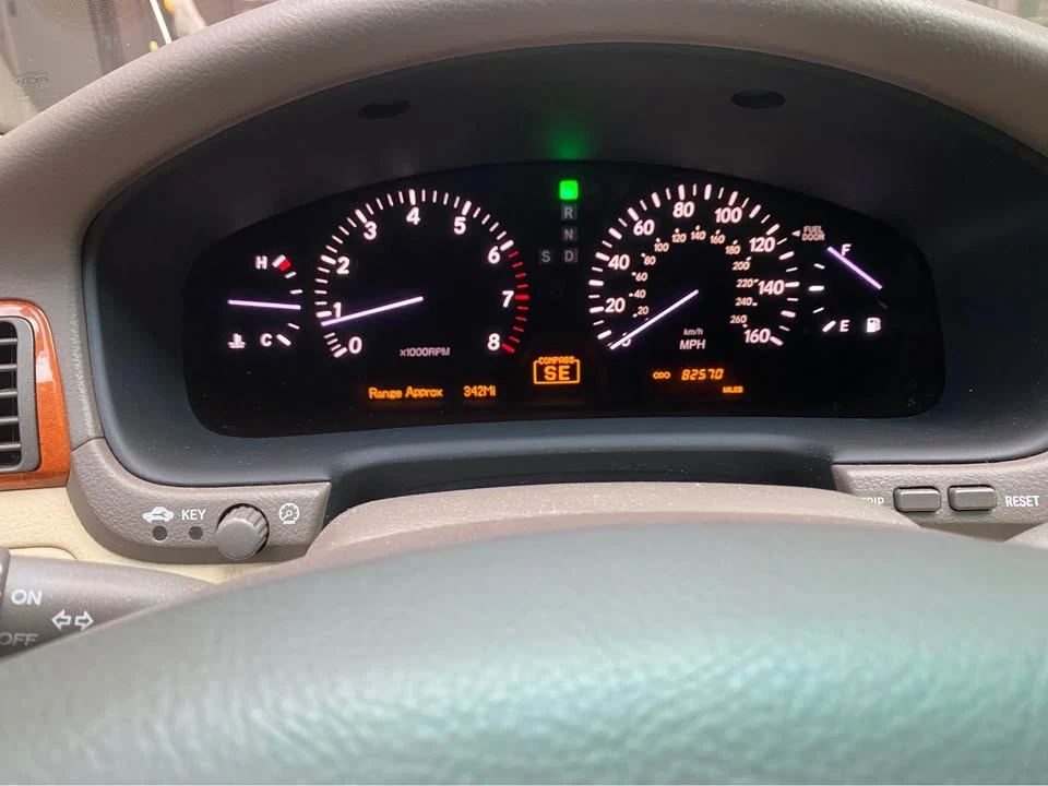 2005 Lexus LS 3rd Gen - Image 18 of 19