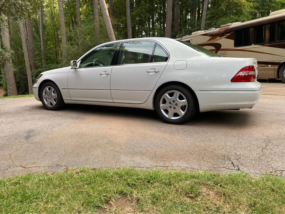 2005 Lexus LS 3rd Gen - Image 6 of 19