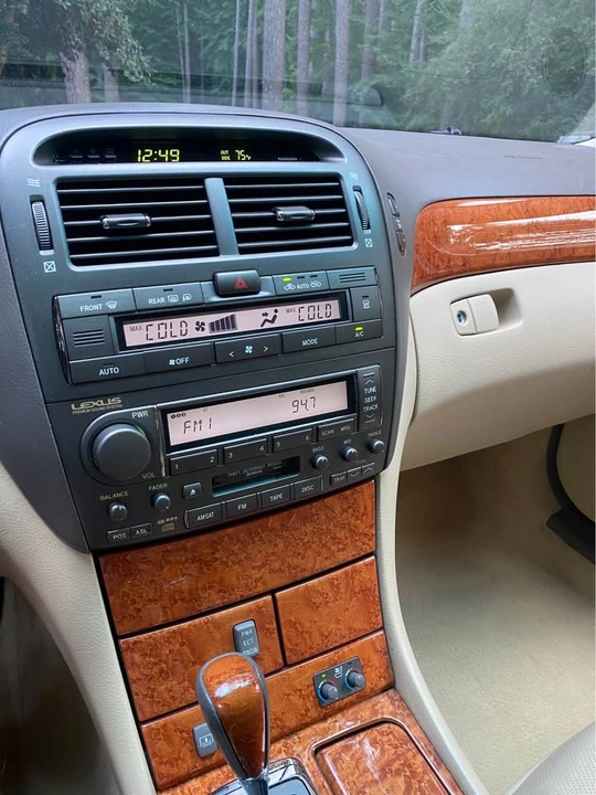 2005 Lexus LS 3rd Gen - Image 19 of 19