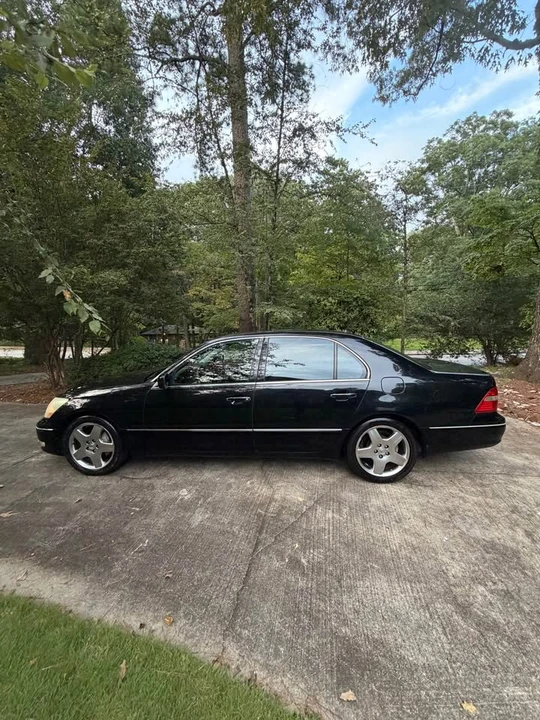 2005 Lexus LS 3rd Gen - Image 5 of 20