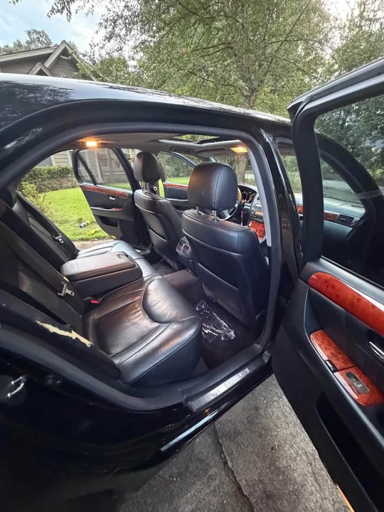2005 Lexus LS 3rd Gen - Image 13 of 20