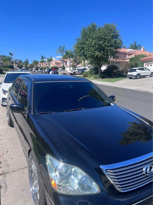 2005 Lexus LS 3rd Gen - Image 12 of 17