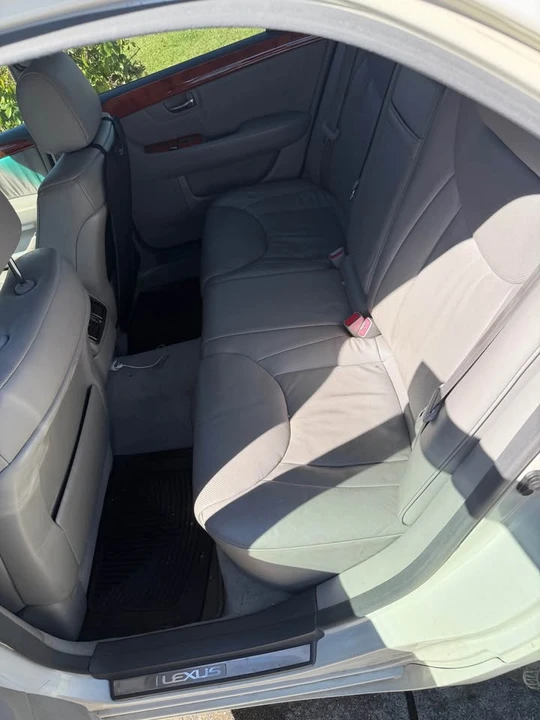 2005 Lexus LS 3rd Gen - Image 7 of 8