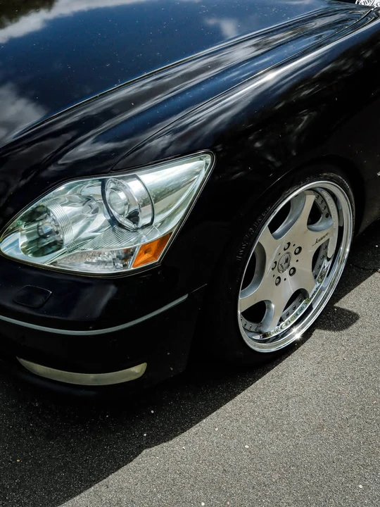 2005 Lexus LS 3rd Gen - Image 6 of 17