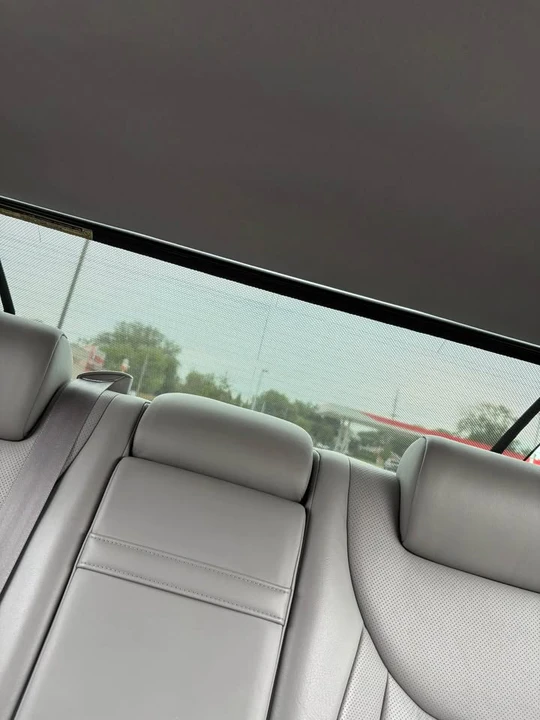 2005 Lexus LS 3rd Gen - Image 19 of 20