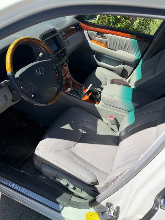 2005 Lexus LS 3rd Gen - Image 8 of 8