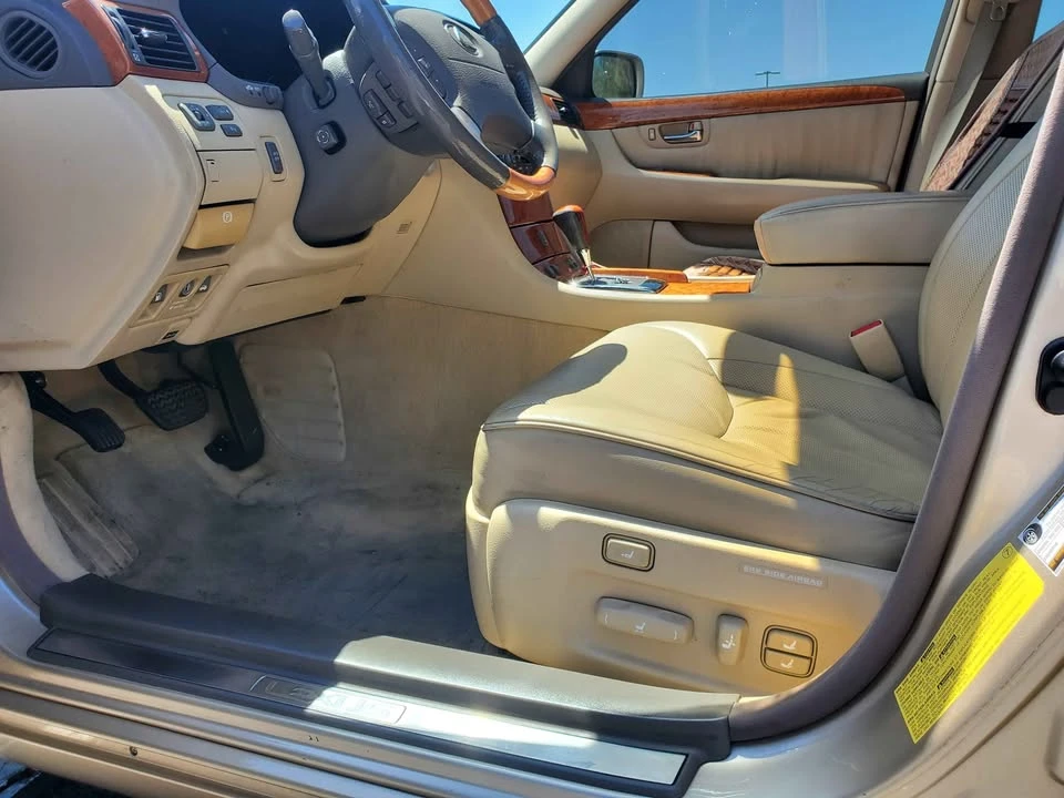 2005 Lexus LS 3rd Gen - Image 11 of 20